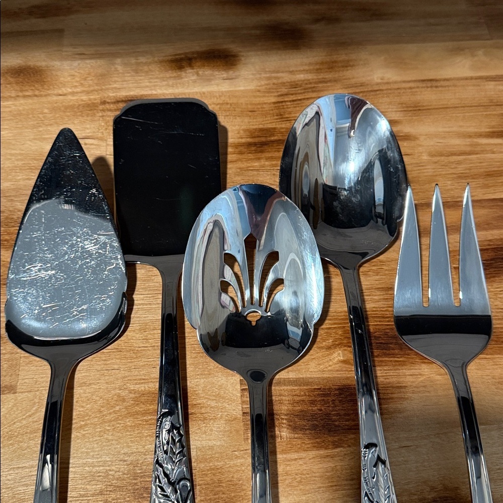 Lenox Holiday Oversized Hostess Serving Set of 5 - Picture 4 of 8